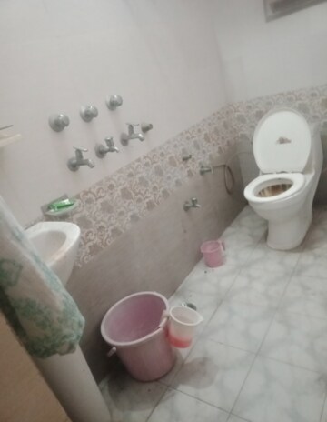 Bathroom in 2 BHK Independent House at Aliganj – for Rent
