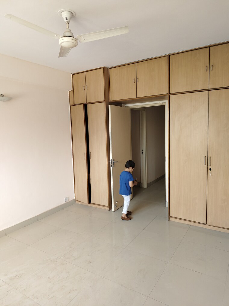 Room, dlf-westend-heights 4 Bedroom 2700 Sq.Ft. Apartment In Sector 53 Gurgaon 8525798