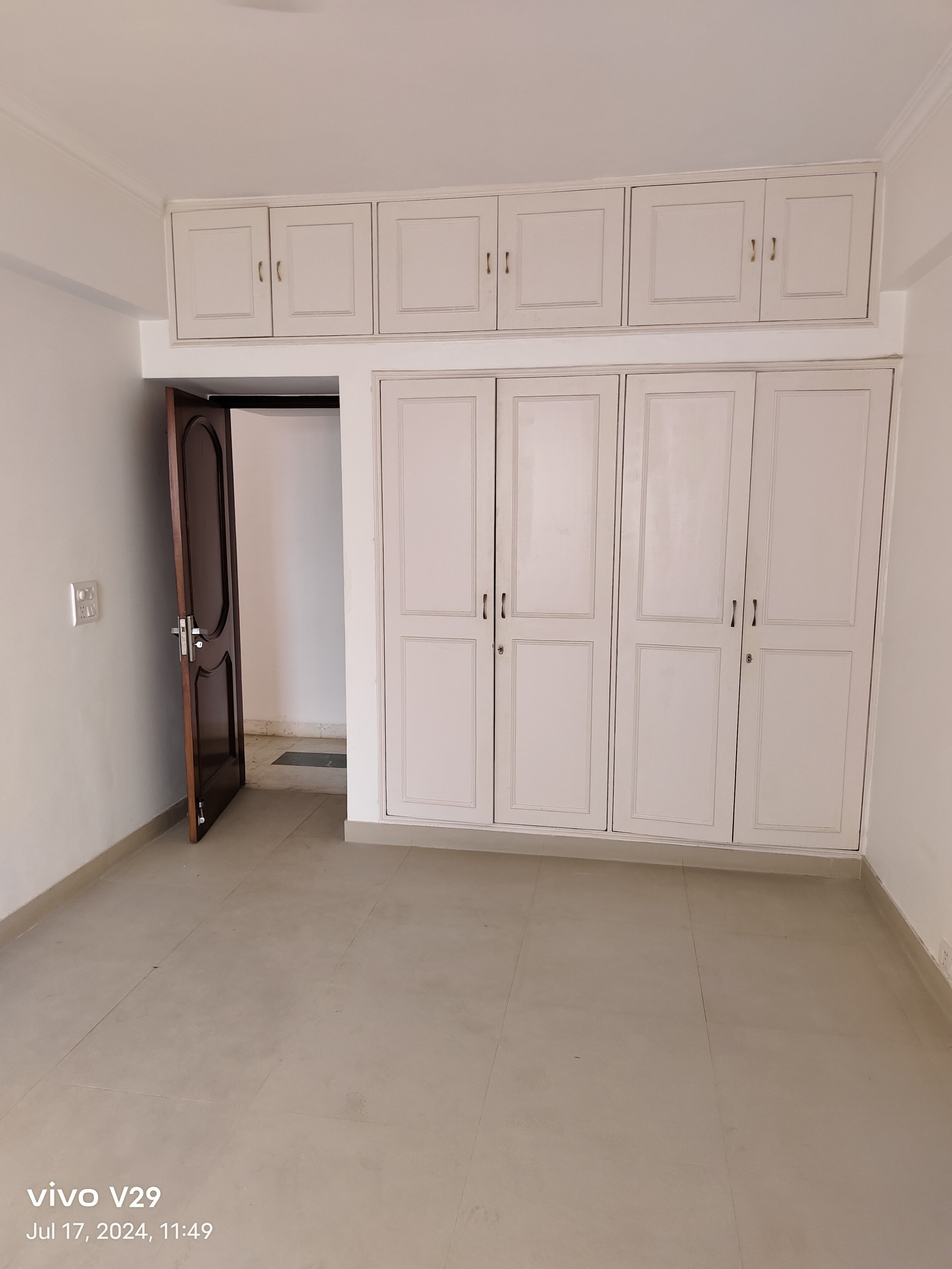 4 BHK + Servant Room Apartment For Sale in DLF Westend Heights