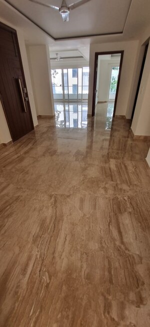 Room in 3 BHK Apartment at Pioneer Park Phase 1, Sector 61 – for Sale