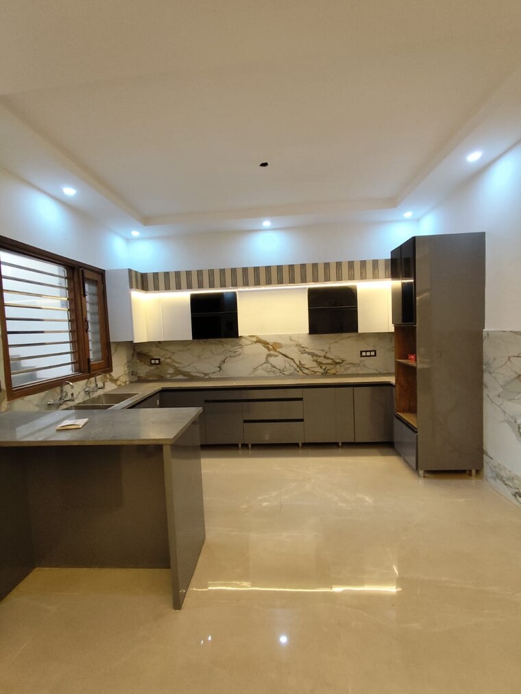 Kitchen, prem-satyam-swastik-apartment 3.5 Bedroom 216 Sq.Yd. Independent House In Patiala Road Zirakpur 8526018