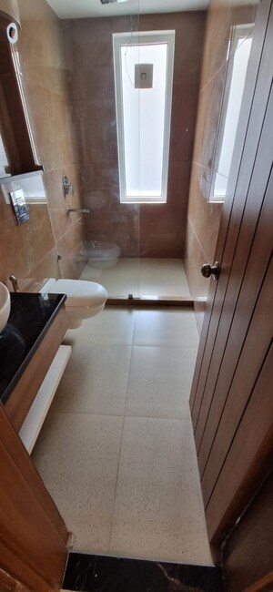 Attached Bathroom in 2.5 BHK Apartment at Pioneer Park Phase 1, Sector 61 – for Sale