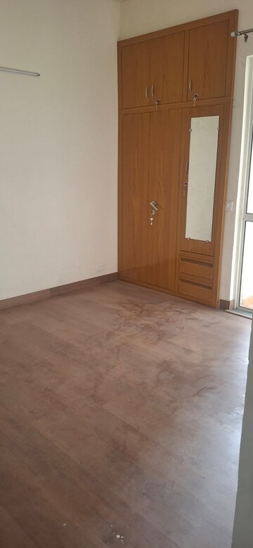 2 BHK Apartment For Rent in Jaypee Greens Pavilion Court, Sector 128