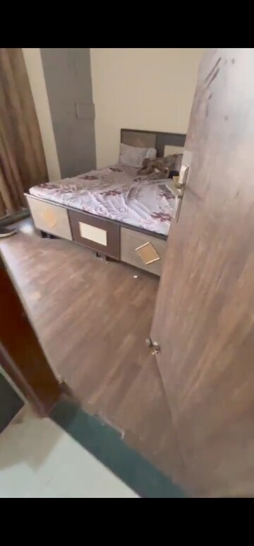 Room in 3 BHK Apartment at BPTP Parkland Pride, Sector 77 – for Rent