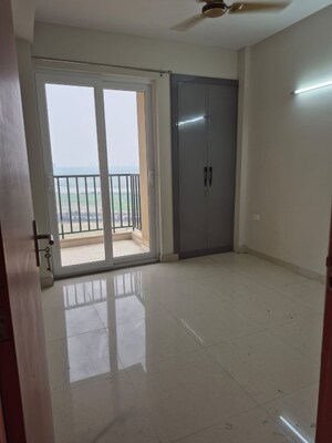 Room in 3 BHK Apartment at Eldeco Live By The Greens, Sector 150 – for Sale