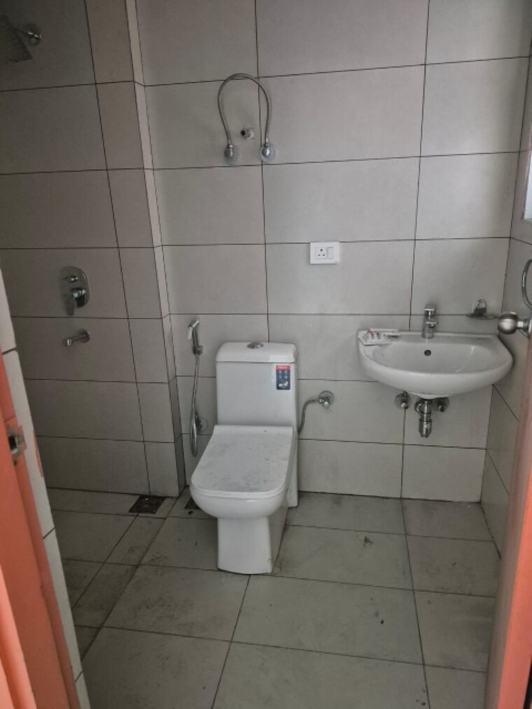 Bathroom, eldeco-live-by-the-greens 3 Bedroom 1404 Sq.Ft. Apartment In Sector 150 Noida 8526172