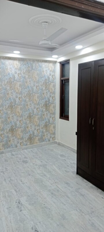 Room in 1 BHK Builder Floor at Govindpuri – for Sale