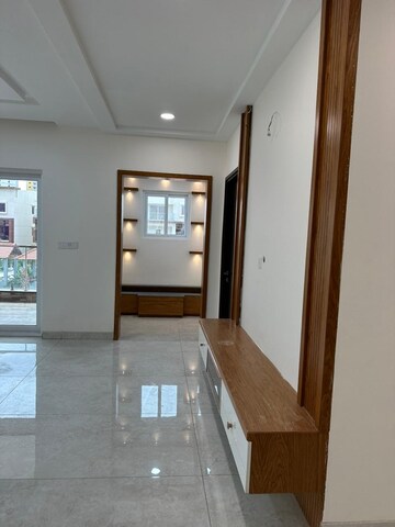 Room in 4 BHK Apartment at Muppas Indraprastha, Tellapur – for Rent