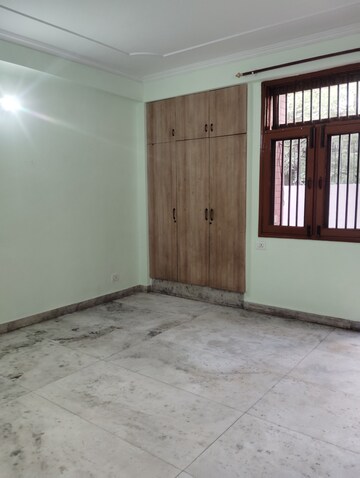 Room in 3 BHK Independent House at Sector 49 – for Rent