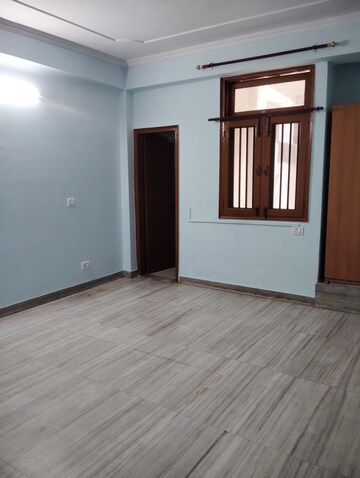 Room in 3 BHK Independent House at Sector 49 – for Rent
