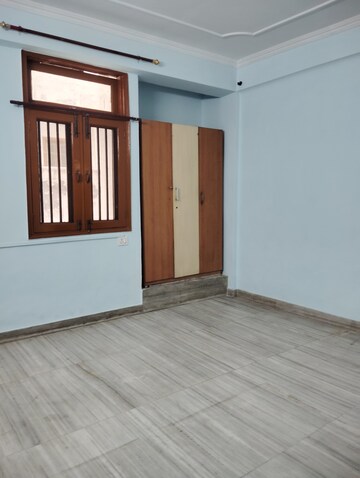 Room in 3 BHK Independent House at Sector 49 – for Rent