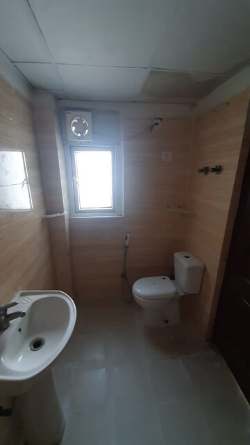 Attached Bathroom in 3.5 BHK Apartment at Amrapali Zodiac, Sector 120 – for Rent