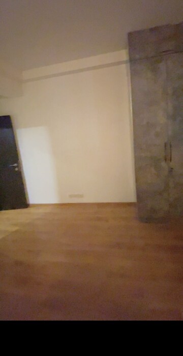 Room in 4 BHK Apartment at M3M Woodshire, Sector 107 – for Rent