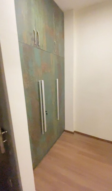 Room in 4 BHK Apartment at M3M Woodshire, Sector 107 – for Rent