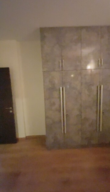 Room in 4 BHK Apartment at M3M Woodshire, Sector 107 – for Rent