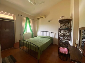 Room in 2 BHK Apartment at Camorlim – for Rent