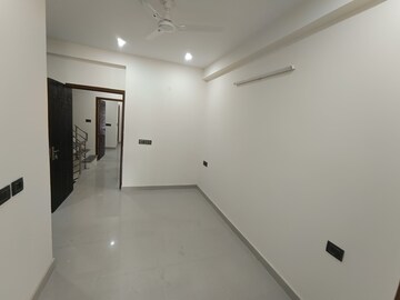 Room in 1 BHK Builder Floor at Ansal Sushant Lok I, Sector 43 – for Rent