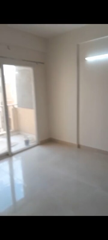 Room in 2 BHK Apartment at Signature Global Orchard Avenue, Sector 93 – for Rent