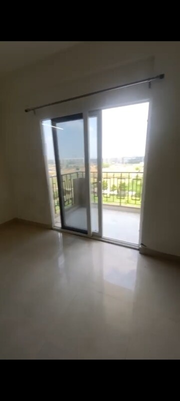 Room in 2 BHK Apartment at Signature Global Orchard Avenue, Sector 93 – for Rent
