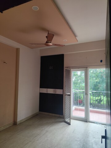 Room in 3 BHK Apartment at Panchsheel Pratistha, Sector 75 – for Rent