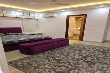 Room in 4 BHK Builder Floor at RBC II, Sushant Lok I – for Rent