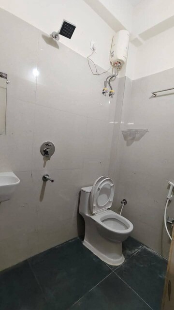 Attached Bathroom in 1 BHK Apartment at Begumpet – for Rent
