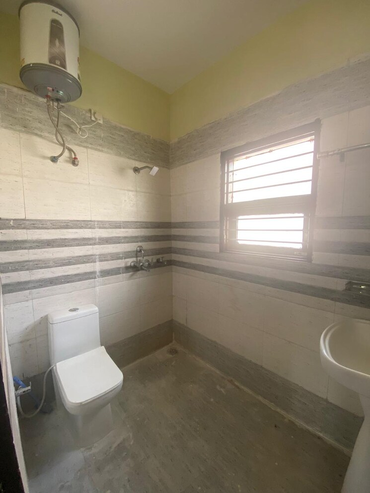 Attached Bathroom, jtpl-flora-designer-floors 3 Bedroom 1400 Sq.Ft. Builder Floor In Mohali Sector 115 Chandigarh 8526665