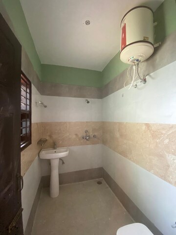 Attached Bathroom in 3 BHK Builder Floor at JTPL Flora Designer Floors, Mohali Sector 115 – for Rent