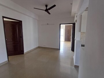 Room in 2 BHK Apartment at Gaur City 2 - 14th Avenue, Sector 16c Greater Noida – for Rent