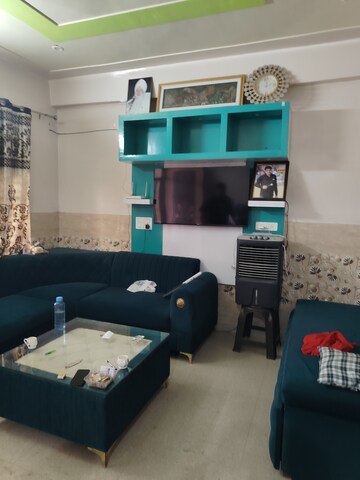 Living Room in 2.5 BHK Builder Floor at Sector 2 – for Rent