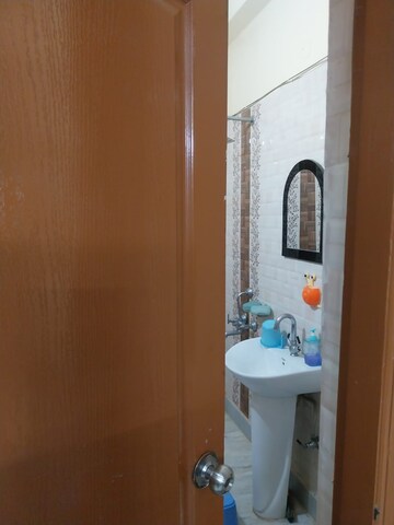 Attached Bathroom in 2 BHK Builder Floor at Ansal Plaza Sector-23, Sector 23 – for Rent