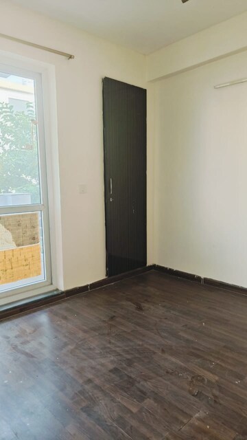 Room in 3 BHK Apartment at BP Homes, Sector 85 – for Rent