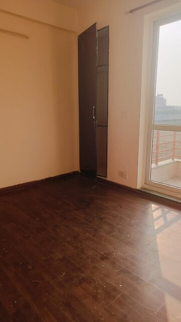 Room in 3 BHK Apartment at BP Homes, Sector 85 – for Rent