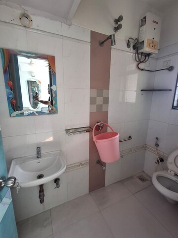 Attached Bathroom in 3 BHK Apartment at Chembur – for Rent