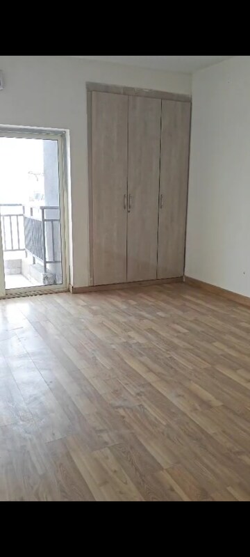 Room in 3 BHK Apartment at Puri Aman Vilas, Sector 89 – for Rent