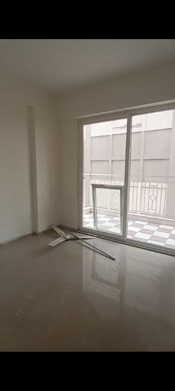 Room in 2 BHK Apartment at Shree Vardhman Green Court, Sector 90 – for Sale