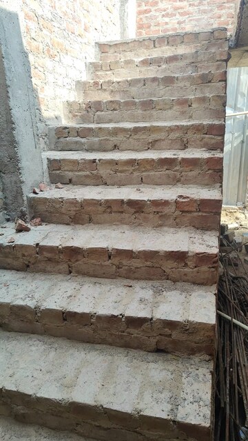 Staircase in  Warehouse at Sikanderpur rd – for Rent