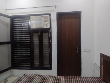 Room in 1 BHK Builder Floor at Sector 69 – for Rent