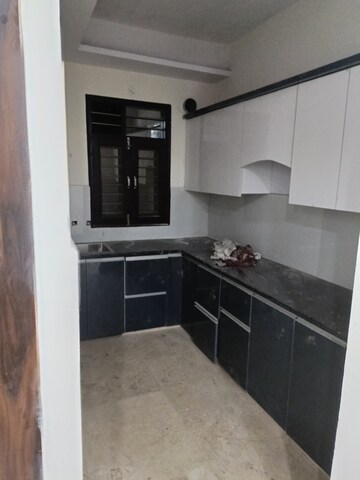 Kitchen in 5 BHK Apartment at Rajendra Nagar Sector 3 – for Rent