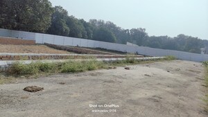   Plot at Para – for Sale