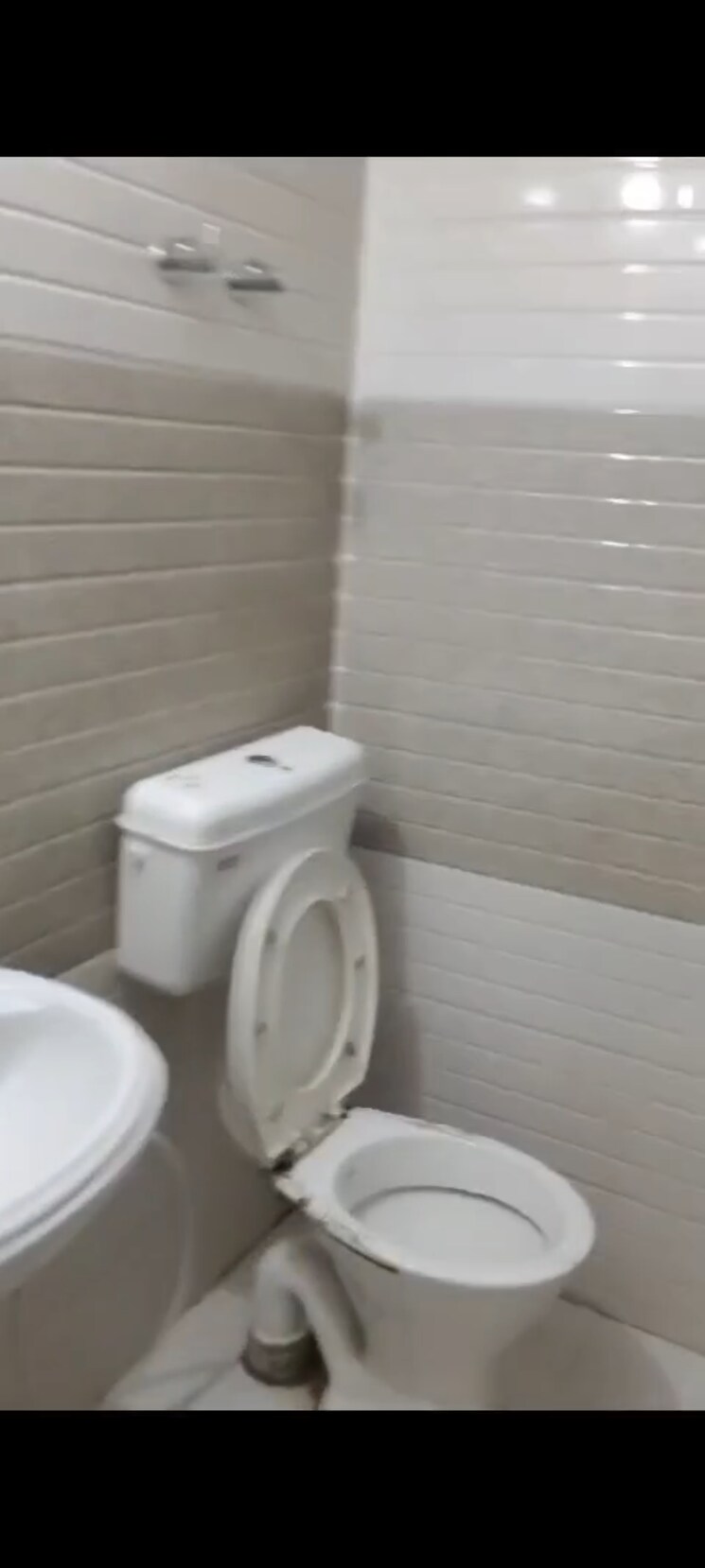 Bathroom, signature-global-orchard-avenue 2 Bedroom 591 Sq.Ft. Apartment In Sector 93 Gurgaon 8527090