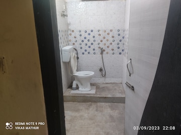 Attached Bathroom in 1 BHK Builder Floor at Said Ul Ajaib – for Rent