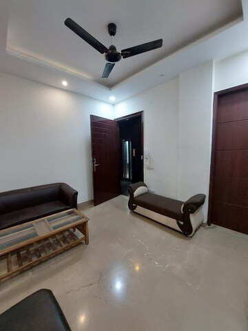 Living Room in 2 BHK Builder Floor at Sector 28 – for Rent