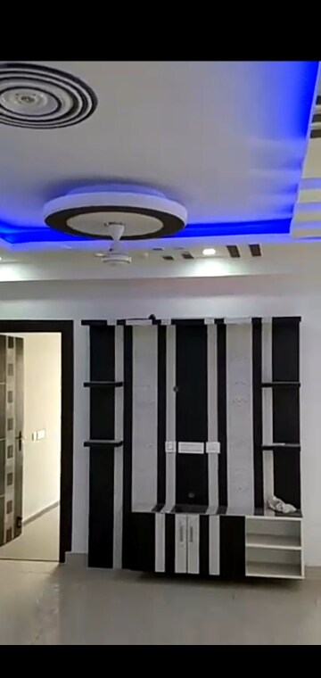 Room in 3 BHK Apartment at Galaxy North Avenue ll, Gaur City 2  – for Rent
