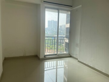 Room in 2 BHK Apartment at Hiraco Eminence, Mira Road – for Rent