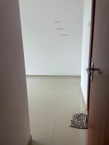 Room in 2 BHK Apartment at Hiraco Eminence, Mira Road – for Rent