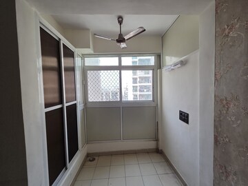 Room in 2 BHK Apartment at Gaur City 2 - 12th Avenue, Sector 16c Greater Noida – for Rent