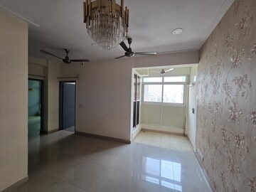Room in 2 BHK Apartment at Gaur City 2 - 12th Avenue, Sector 16c Greater Noida – for Rent
