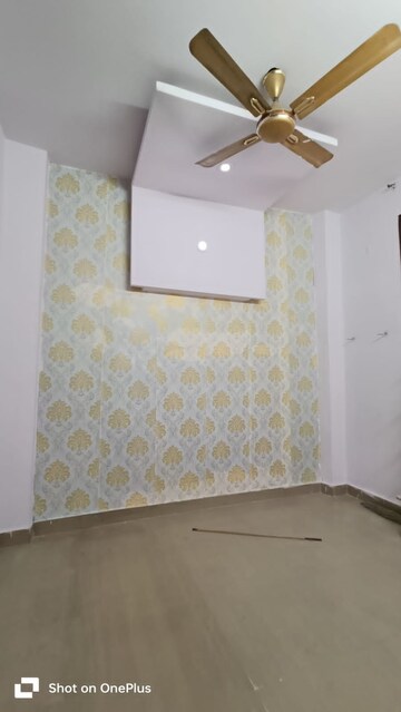 Room in 1 BHK Builder Floor at Vishwas Park – for Rent
