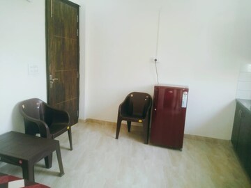 Living Room in 1 BHK Builder Floor at Sector 30 – for Rent